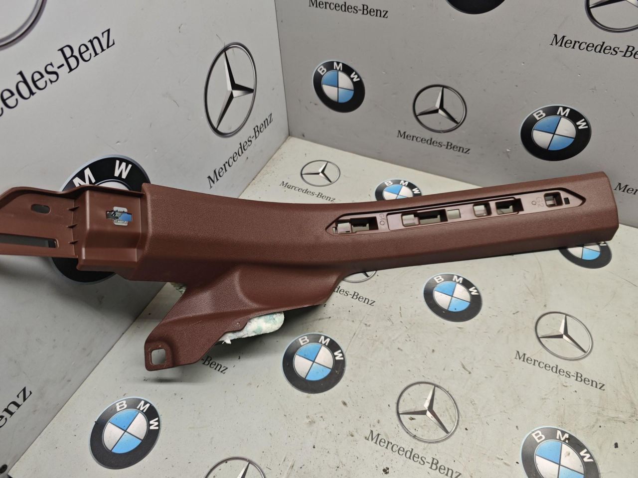 накладка на порог внутренняя BMW XM G09 2024, 4.4 л., бензин, 475, полный привод, 5A38211 - фото №1