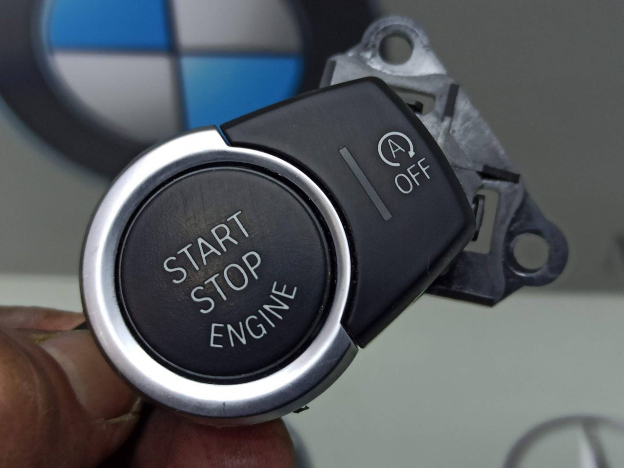 кнопка запуска двигателя BMW X6 F16 2016, 3.0 л., бензин, правый руль, 9291690 - фото №1