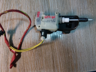 активатор замка крышки топливного бака Mercedes-Benz SLK-Класс R171 2006, 3.5 л., M 272.963, бензин, АКПП, серебристый, кабриолет, A2038201997