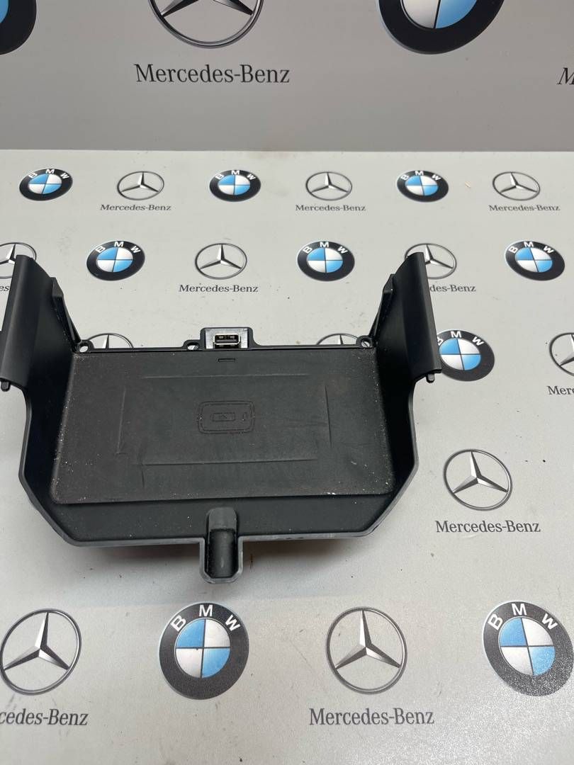 Беспроводное зарядное устройство BMW 5 серия G30/G31 2018, 2.0 л., B48 B20 A, бензин, задний привод, правый руль, 51166801509, 6801509 - фото №1