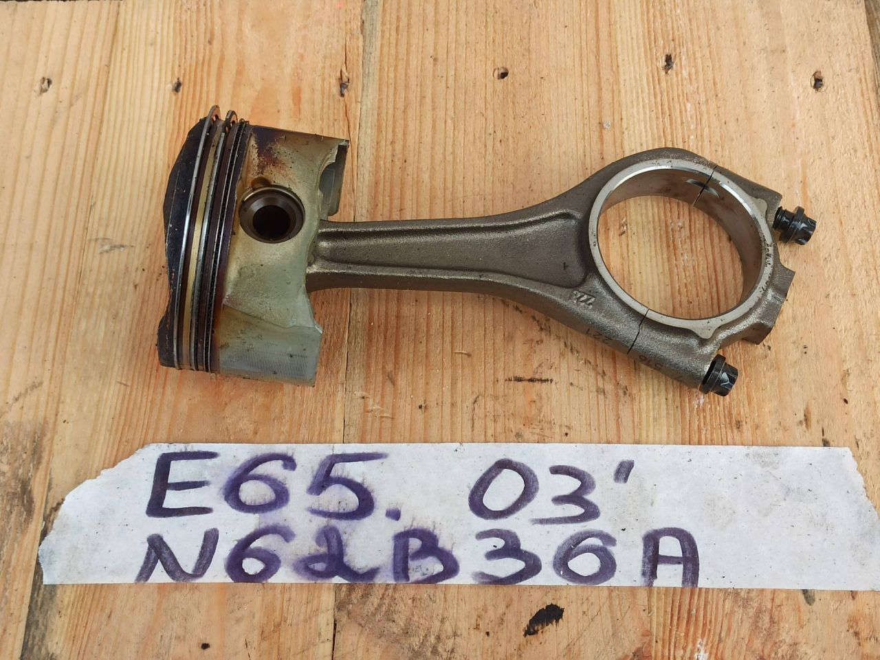 поршень BMW 7 серия E65/E66/E67 2004, 3.6 л., N62 B36, бензин - фото №1