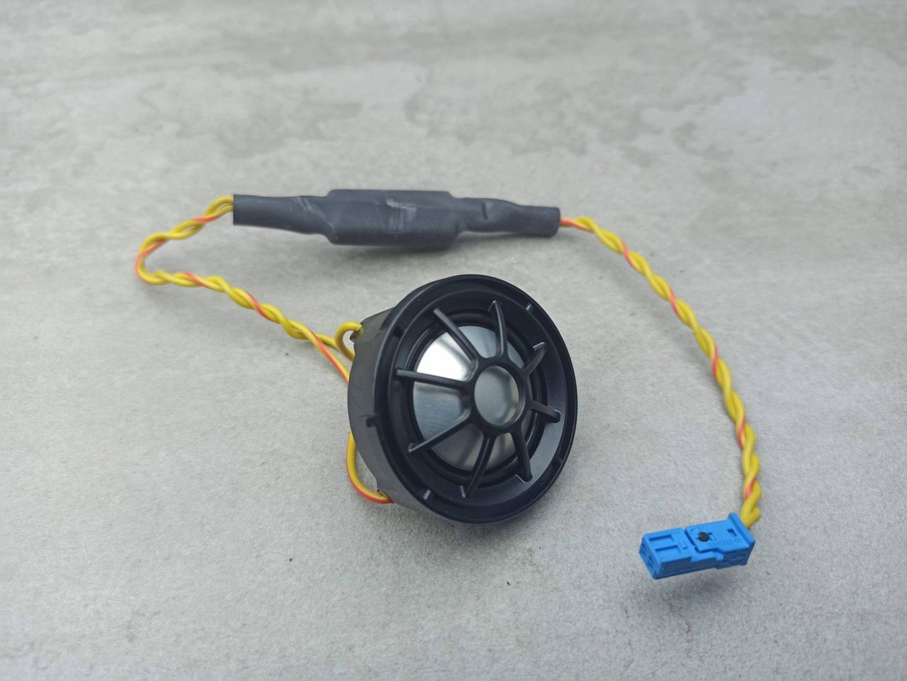 динамик двери BMW 7 серия G11/G12 2017, 3.0 л., дизель, 9184794 - фото №1