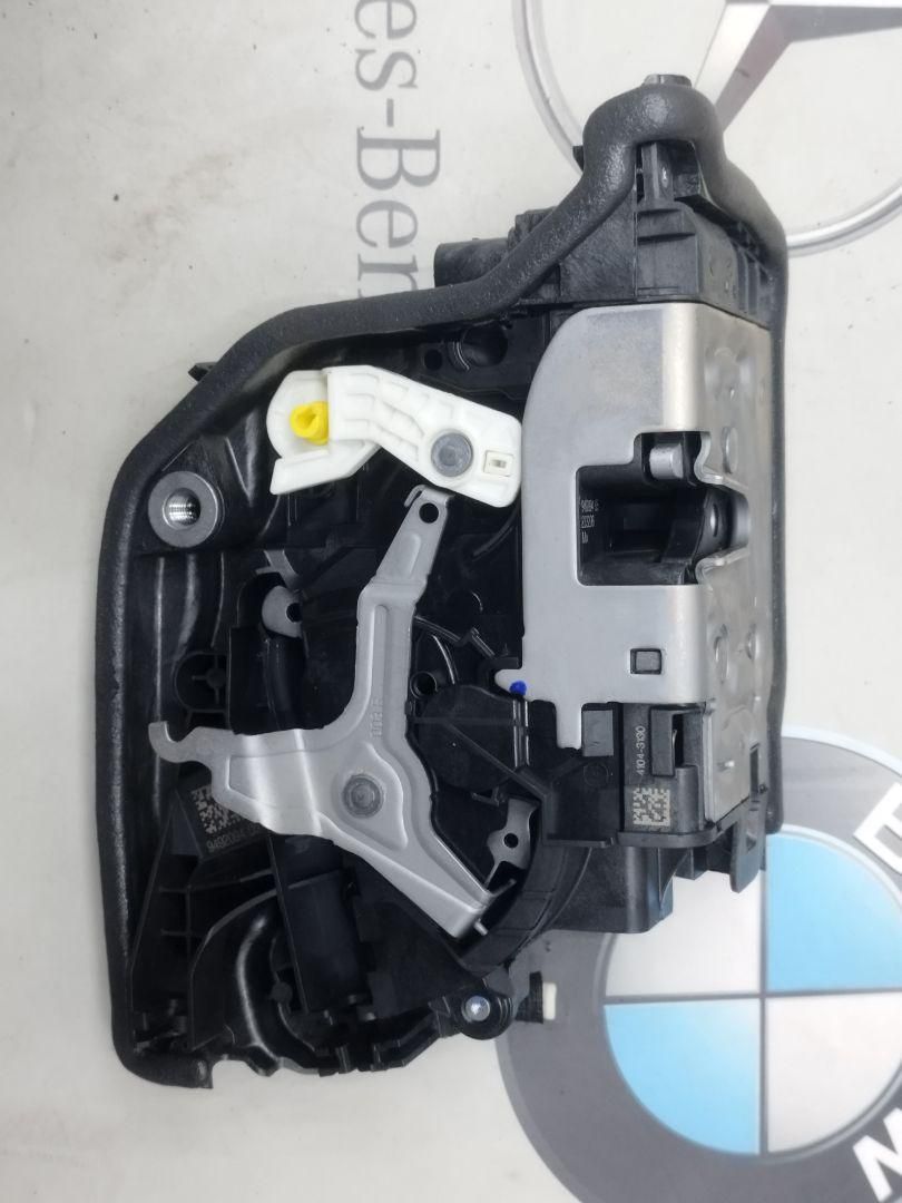замок двери передней правой BMW 2023, 2.0 л., дизель, 300, 9492094 - фото №1