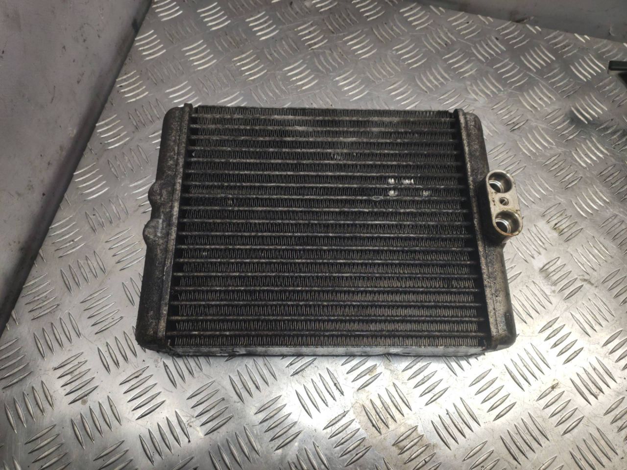 радиатор дополнительный системы охлаждения BMW X5 M E70 2010, 4.4 л., S63 B44 A, бензин, правый руль, 5898003 - фото №1