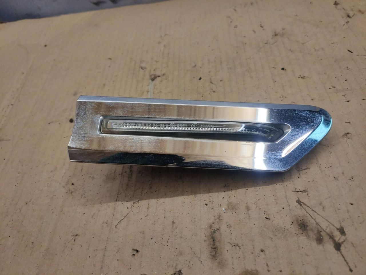 повторитель поворота на крыле BMW 7 серия F01/F02 2010, 7203372 - фото №1