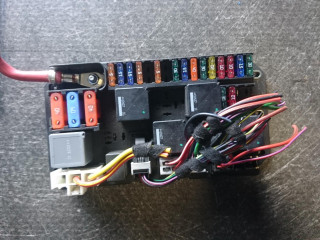 блок предохранителей Land Rover Range Rover 3 поколение [2-й рестайлинг] 2012, 4.4 л., 448DT, дизель, АКПП, внедорожник 5 дв., BH42-14N030-AA