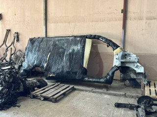 четверть передняя левая Renault 2021