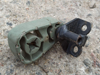 кронштейн глушителя Mercedes-Benz M-Класс W166 2015, A1664920044