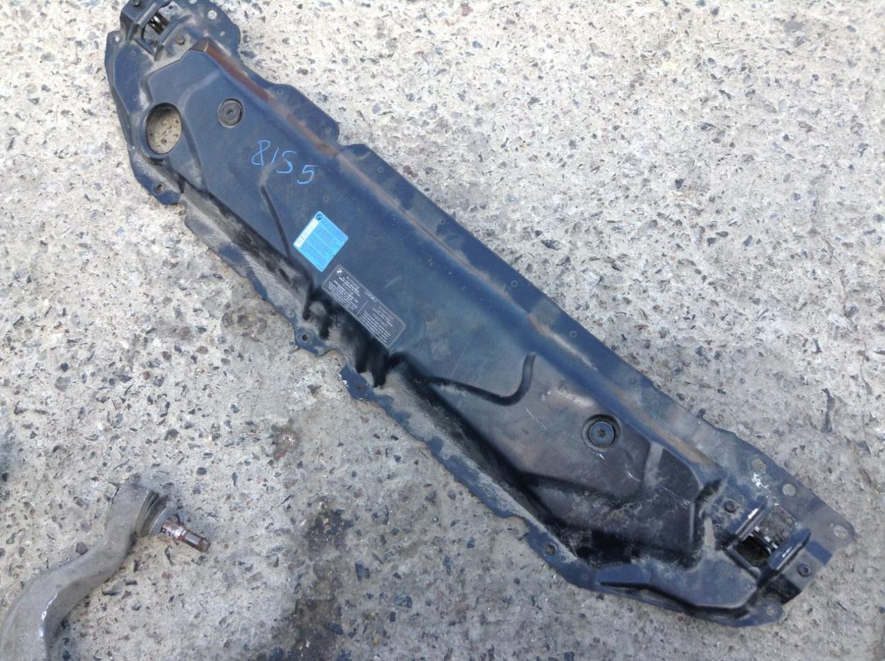 рамка капота BMW 5 серия E60/E61 2006, 2.5 л., N52 B25 A, бензин, АКПП, универсал, 7033741 - фото №1