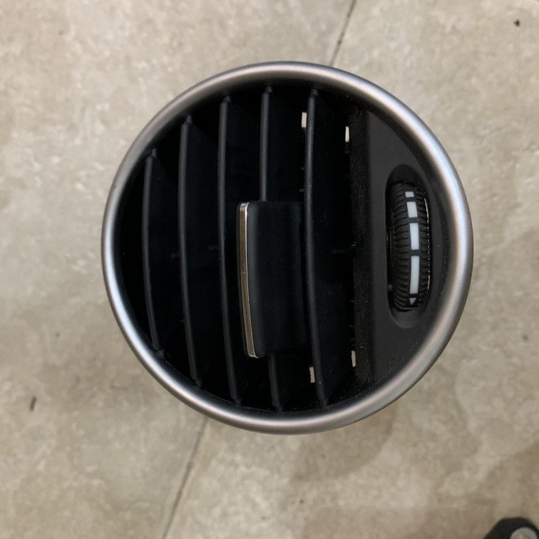 дефлектор обдува салона Mercedes-Benz M-Класс W164 2006, 3.5 л., M 272.967, бензин, АКПП, внедорожник 5 дв., правый руль, A1648302154, 1648302154 - фото №1