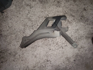 Крепления ( кронштейн ) крыла BMW 2012, 7193423