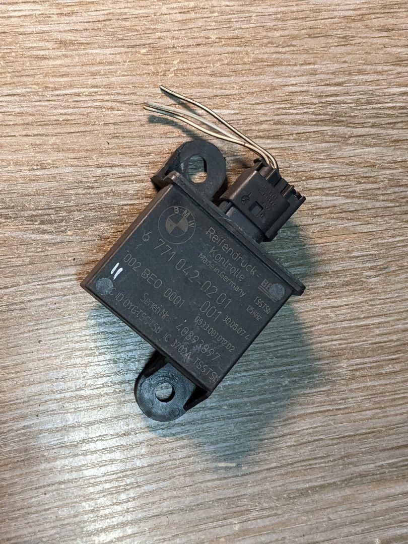 Приемная антенна RDC BMW X5 E70 2007, 4.8 л., бензин, АКПП, 6771042, 36236771042 - фото №1