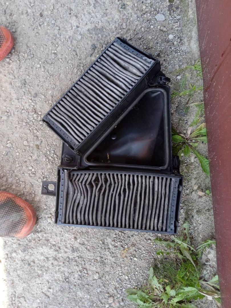 корпус салонного фильтра BMW X5 E70 2008, 4.8 л., N62 B48 B, бензин, АКПП, черный, внедорожник 5 дв. - фото №1