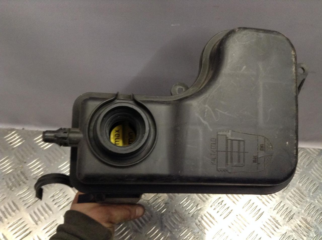 бачок расширительный BMW 5 серия E60/E61 2007, 2.0 л., N47 D20 A, дизель, АКПП, седан, 7800292, 7800293 - фото №1