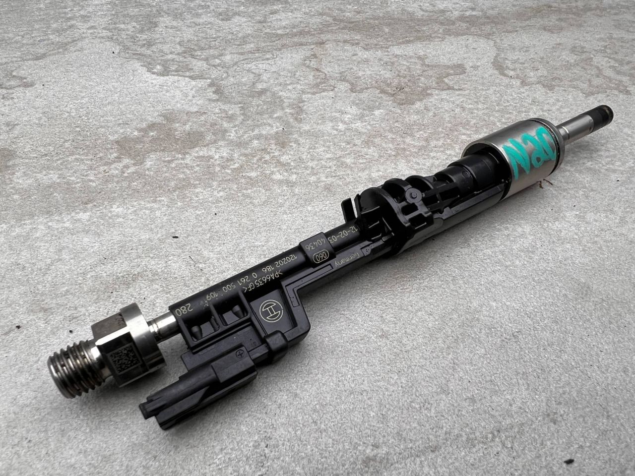 форсунка BMW 2013, 2.0 л., N20 B20 B, бензин, 7597870 - фото №1