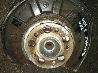 кулак задний правый Mercedes-Benz E-Класс W212/S212/C207/A207 2012, 2.1 л., OM 651.924, дизель, АКПП, темно-серый, седан