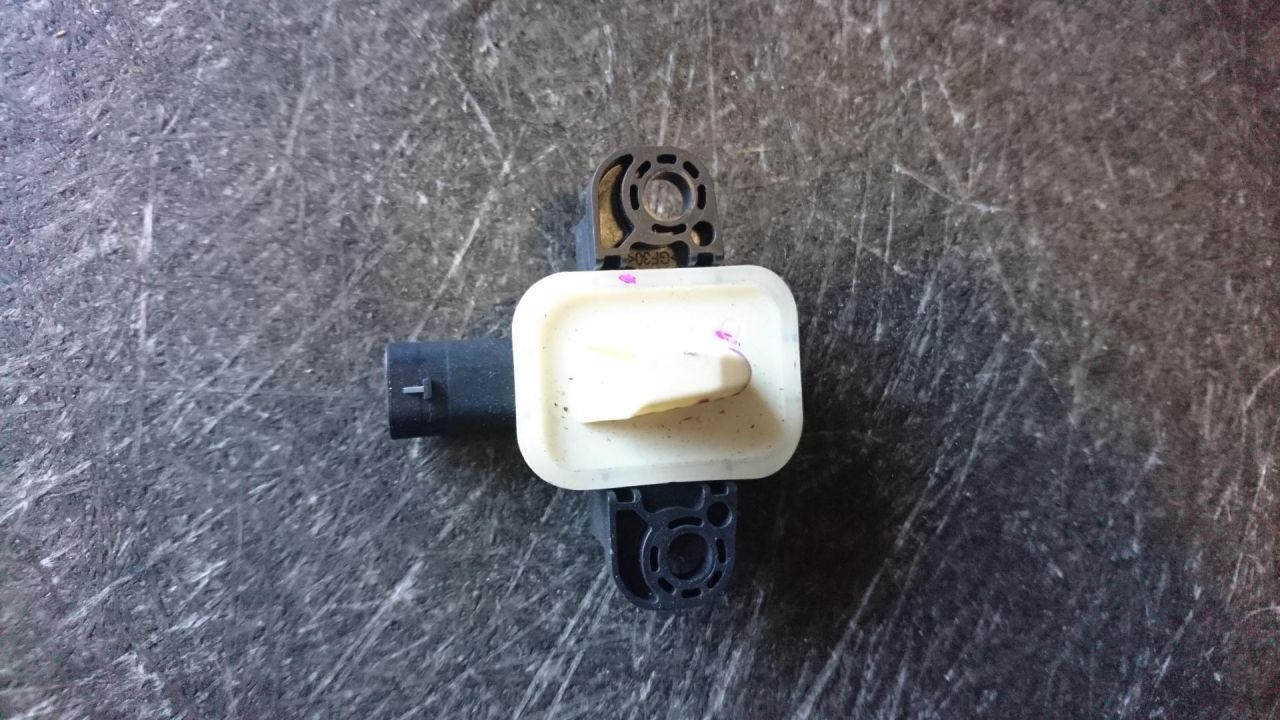 датчик удара Mercedes-Benz M-Класс W166 2015, 3.0 л., OM 642.826, дизель, АКПП, cthsq, внедорожник 5 дв., A1668210351 - фото №1