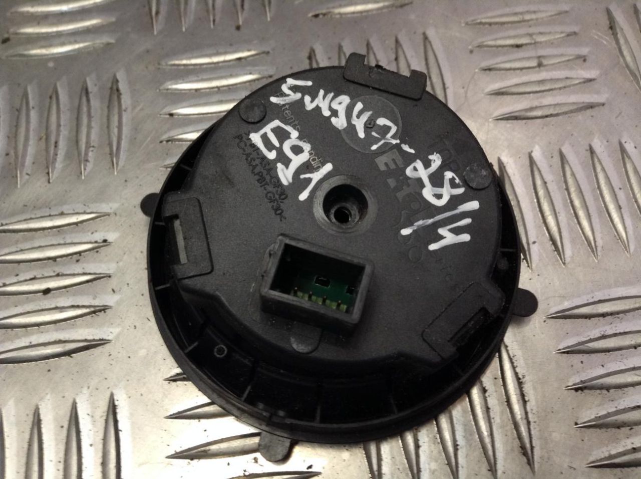 электромоторчик зеркала наружнего BMW 3 серия E90/E91/E92/E93 2007, 2.0 л., N47 D20 C, дизель, АКПП, универсал, 7191402 - фото №1