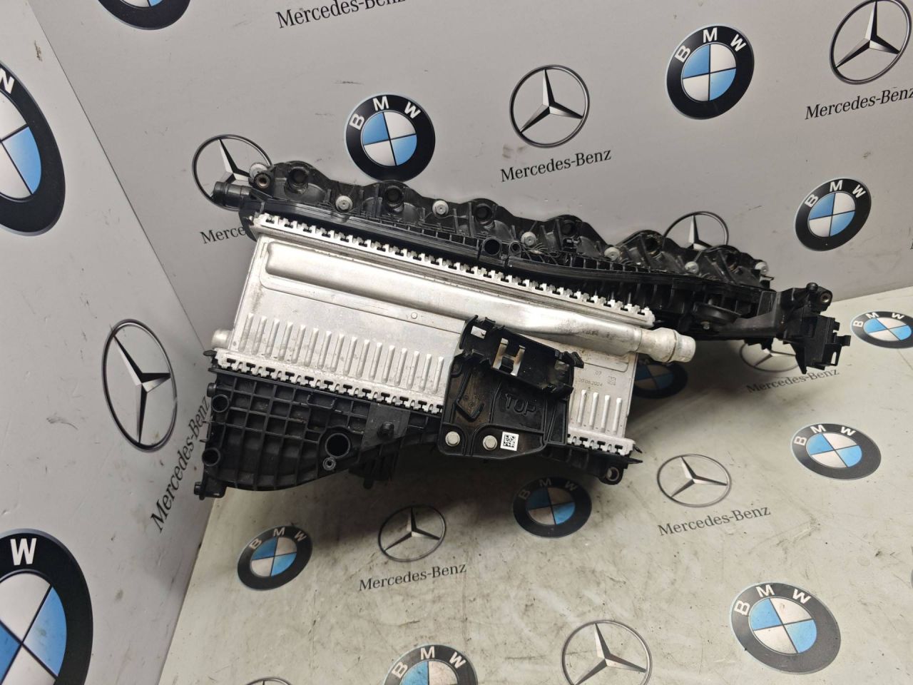 коллектор впускной BMW 2025, 3.0 л., бензин, 7249752, 7952861 - фото №1