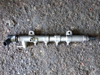 топливная рампа Mercedes-Benz M-Класс W166 2012, 2.1 л., OM 651.960, дизель, АКПП, мокрый асфальт, внедорожник 5 дв., A6510701595