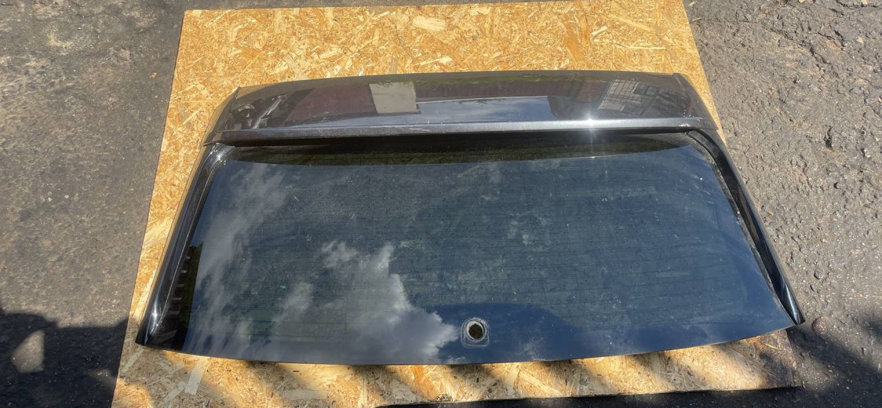 стекло заднее BMW 5 серия G30/G31 2018, 2.0 л., B48 B20 A, бензин, задний привод, правый руль - фото №1