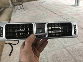 дефлектор обдува салона Land Rover Range Rover 3 поколение [2-й рестайлинг] 2012, 4.4 л., 448DT, дизель, АКПП, внедорожник 5 дв., LRGJBD500240, LRGJBD50024