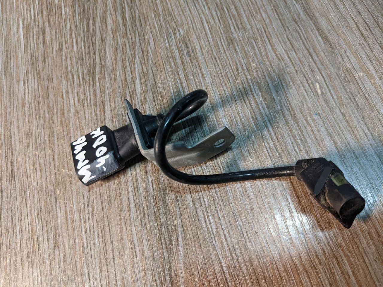 датчик коленвала BMW 5 серия E60/E61 2007, 3.0 л., дизель, АКПП, седан, 0281002477 - фото №1