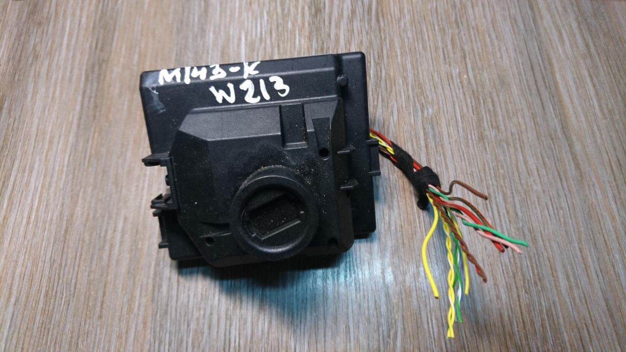 замок зажигания Mercedes-Benz E-Класс W213/S213/C238/A238 2016, 2.0 л., OM 654.920, дизель, АКПП, белый, седан, правый руль, A2059003419, 33325501-00 - фото №1