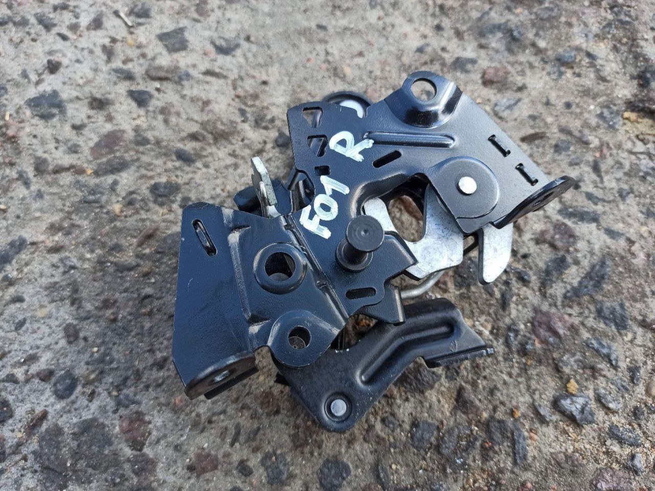 замок капота BMW 7 серия F01/F02 2011, 3.0 л., N54 B30 A, бензин, седан, 7183762 - фото №1