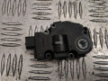 моторчик заслонки печки BMW 3 серия E90/E91/E92/E93 2007, 3.0 л., N53 B30 A, бензин, МКПП, мокрый асфальт, седан - фото №2