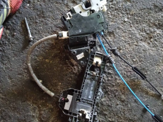 замок двери задней левой Mercedes-Benz C-Класс W204/S204 2009, 3.0 л., M 272.948, бензин