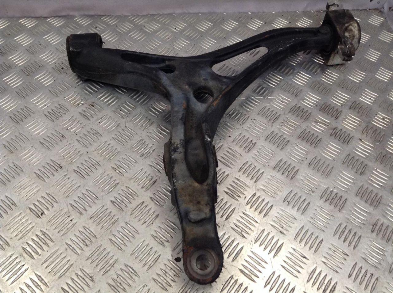 рычаг передний правый Mercedes-Benz M-Класс W164 2006, 3.0 л., OM 642.940, дизель, АКПП, внедорожник 5 дв. - фото №1