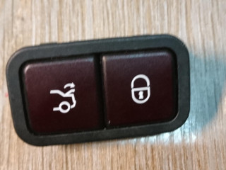 кнопка открытия багажника Mercedes-Benz E-Класс W212/S212/C207/A207 2012, 3.5 л., M 276.952, бензин, АКПП, седан, A2208211479