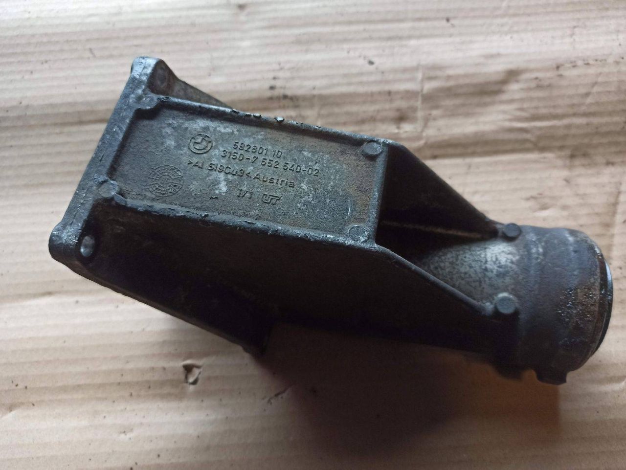 кронштейн полуоси BMW X5 E70 (2006 - 2010), 7552540 - фото №1