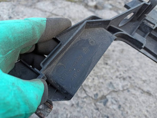 крепление фары левой BMW 3 серия E46 2001, 2.0 л., дизель, 1301073