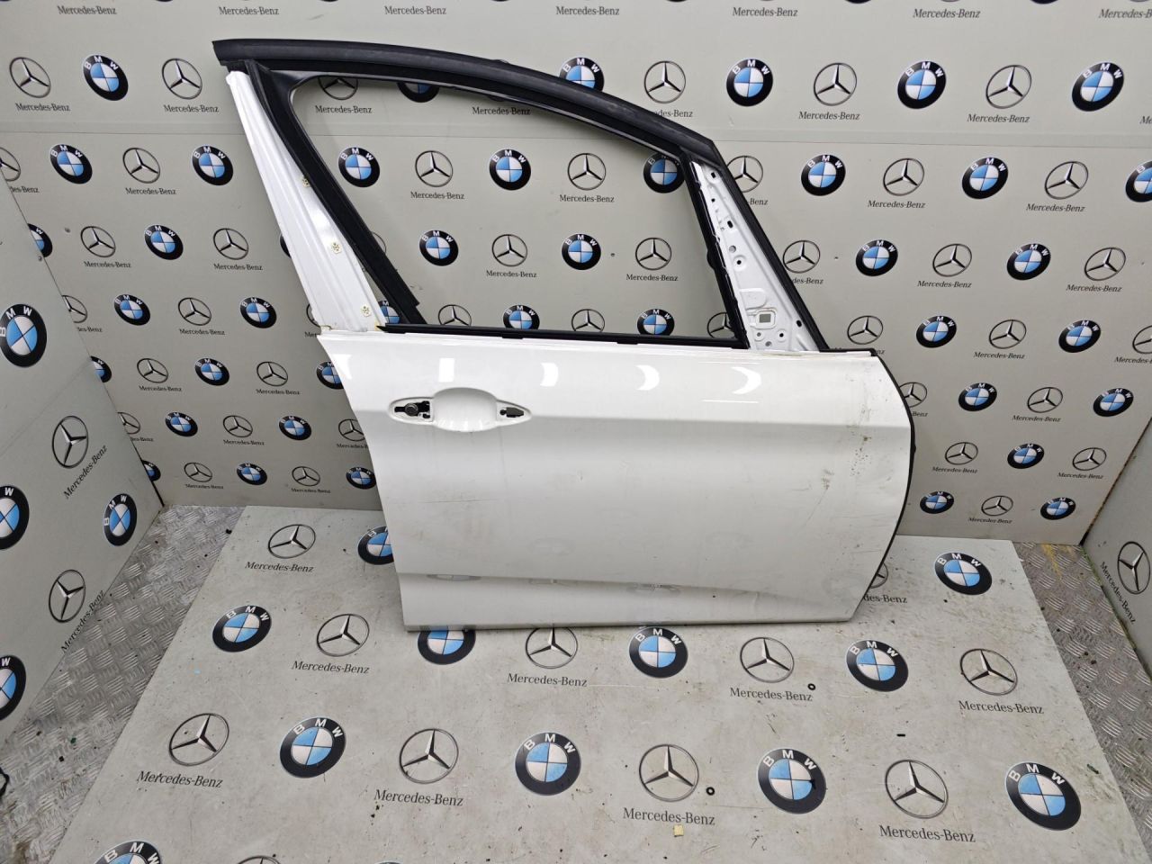 дверь передняя правая BMW 2 серия Active Tourer F45 2015, 2.0 л., бензин - фото №1