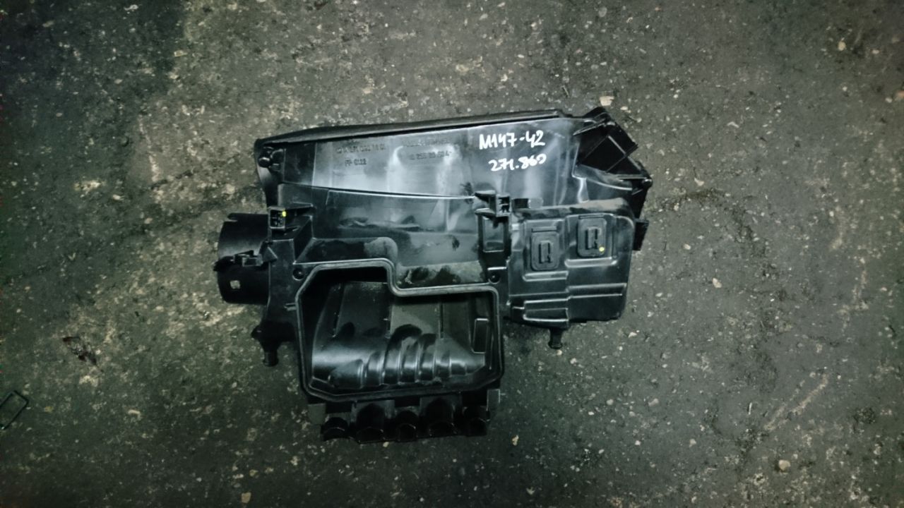 корпус воздушного фильтра Mercedes-Benz E-Класс W212/S212/C207/A207 2011, 1.8 л., M 271.860, бензин, АКПП, черный, кабриолет, A2710901601 - фото №1