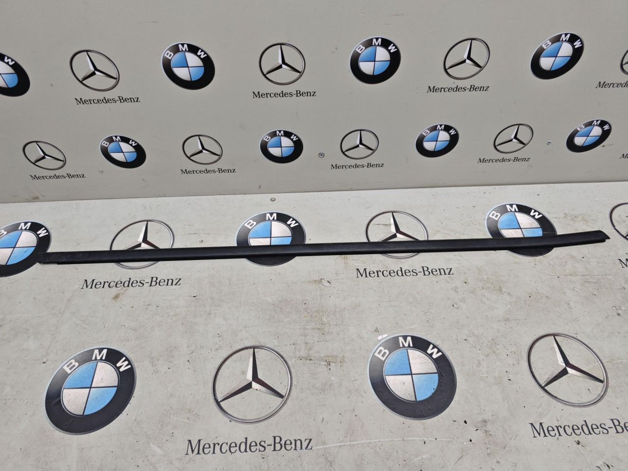 молдинг двери передней правой BMW 2 серия Active Tourer F45 2015, 2.0 л., бензин, 7298824 - фото №1