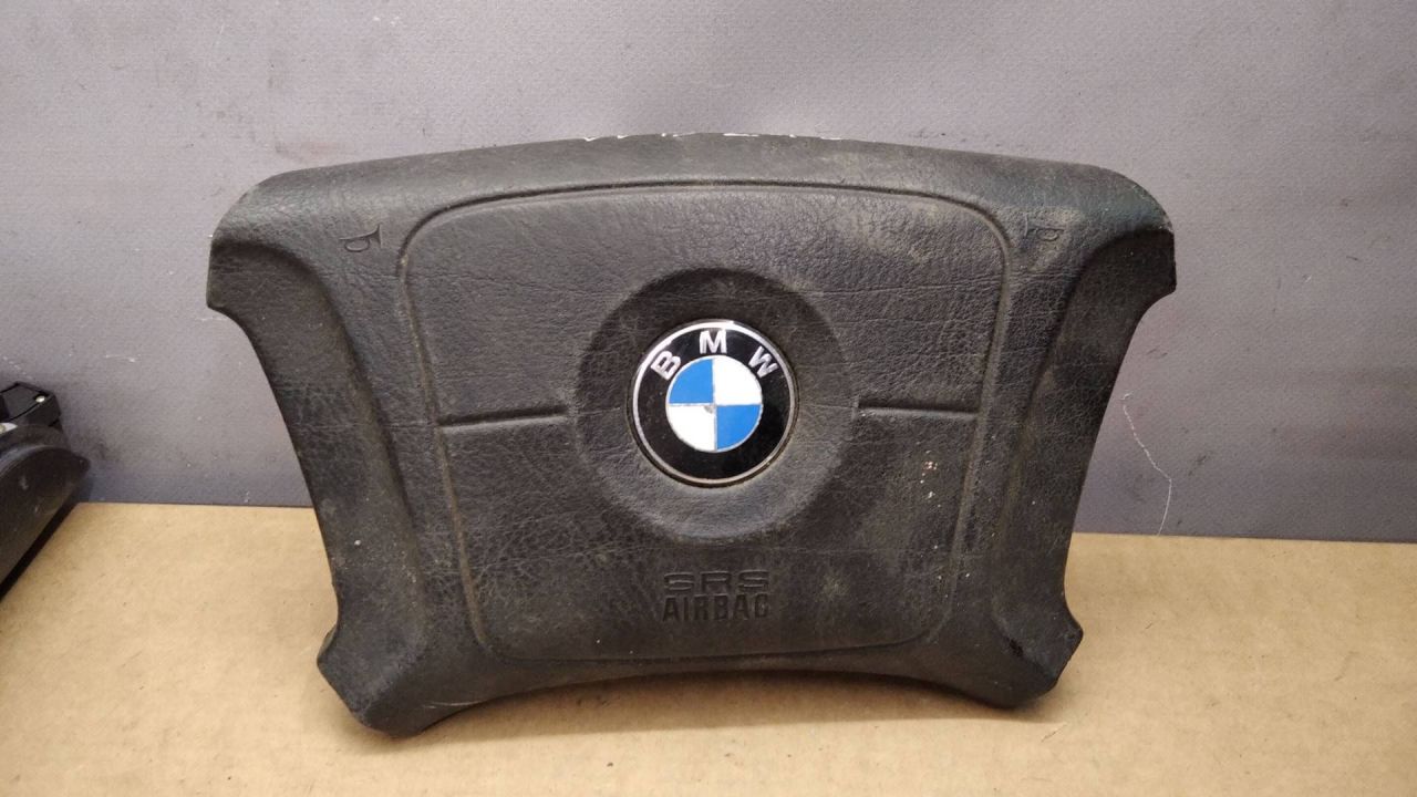 подушка безопасности водителя BMW 5 серия E39 2000, 1094445 - фото №1