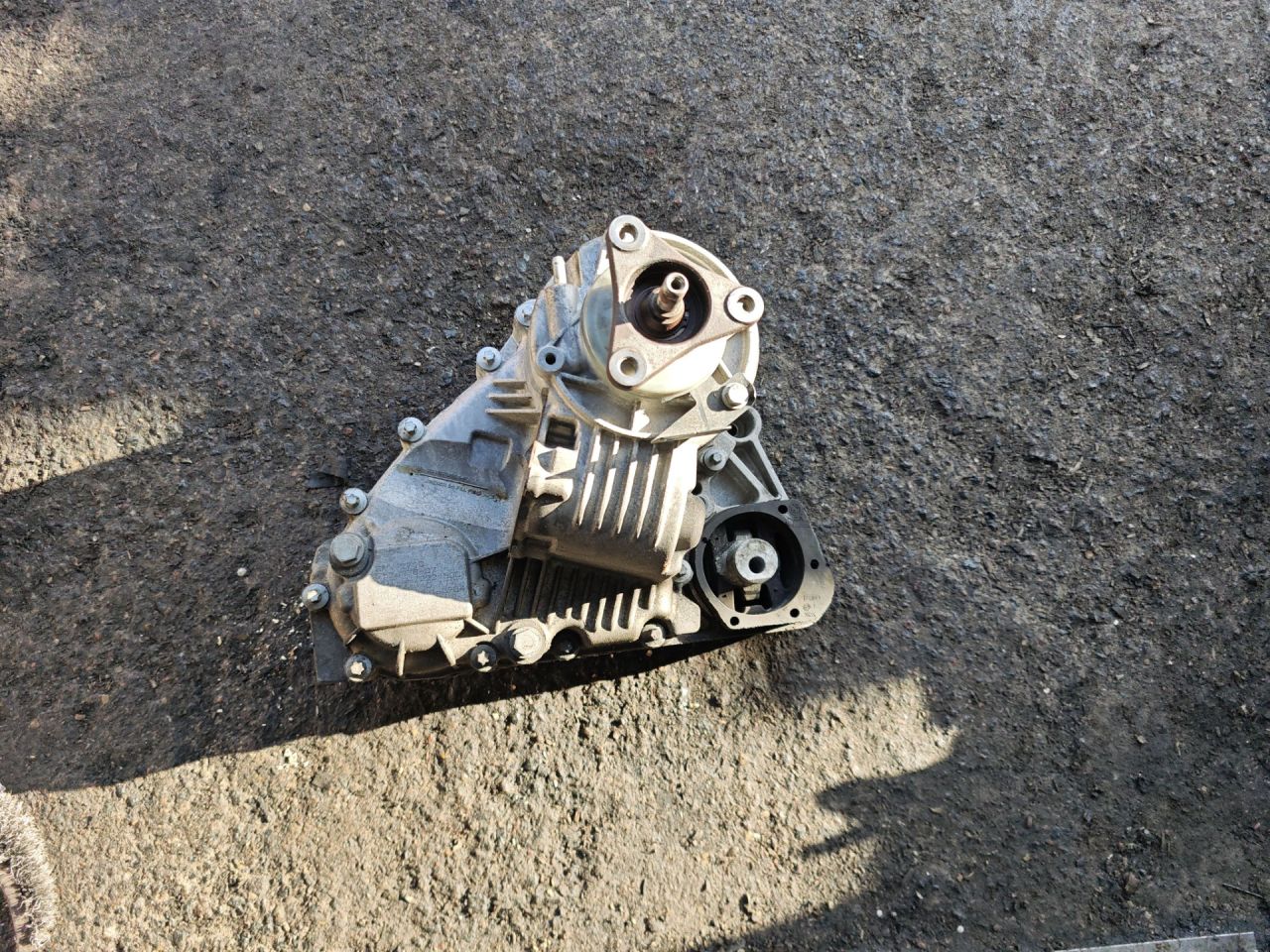 раздаточная коробка BMW X3 E83 2004, 3.0 л., бензин, 7526278 - фото №1