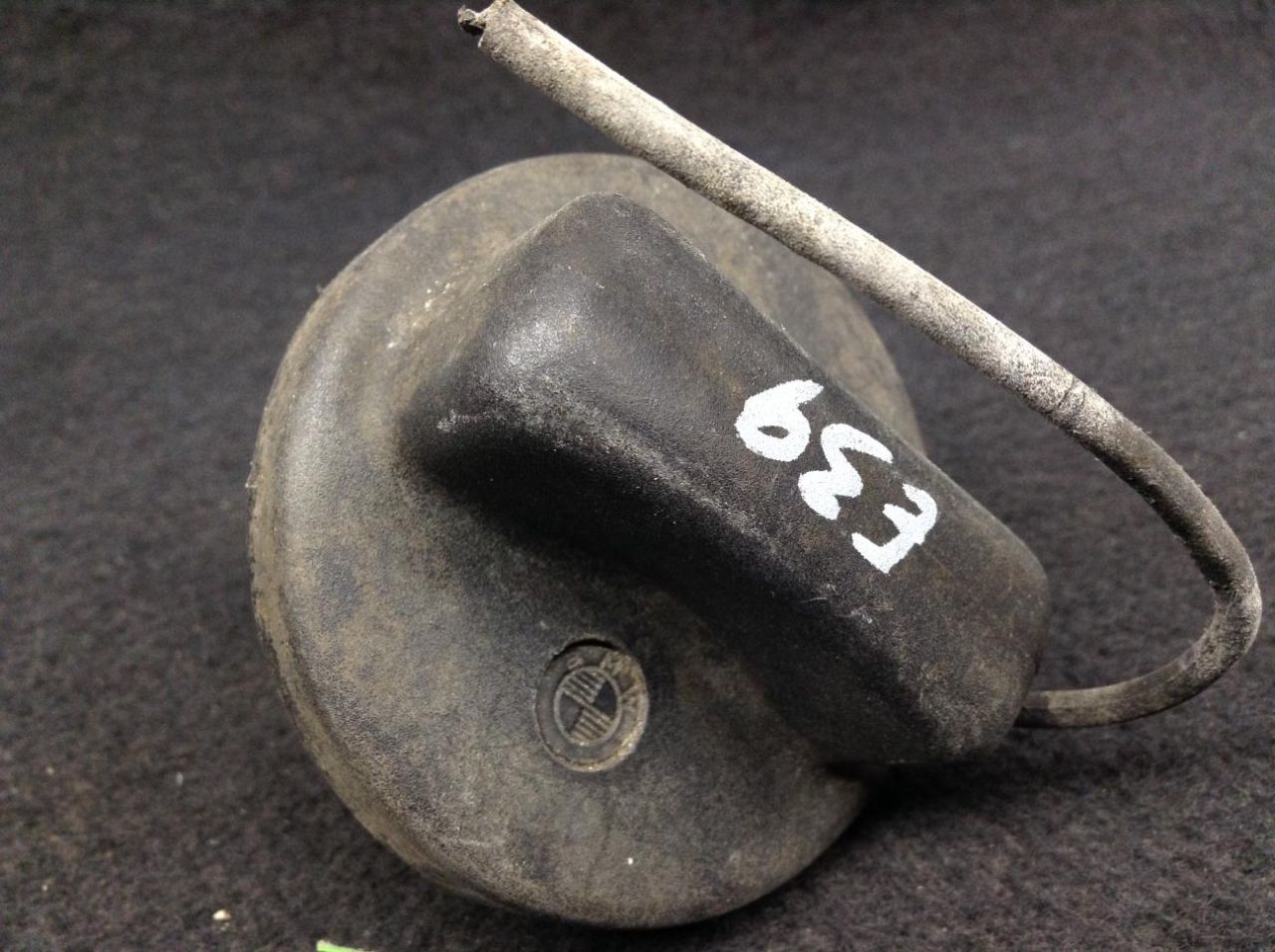 пробка топливного бака BMW 5 серия E39 1999, 2.5 л., АКПП, седан - фото №1