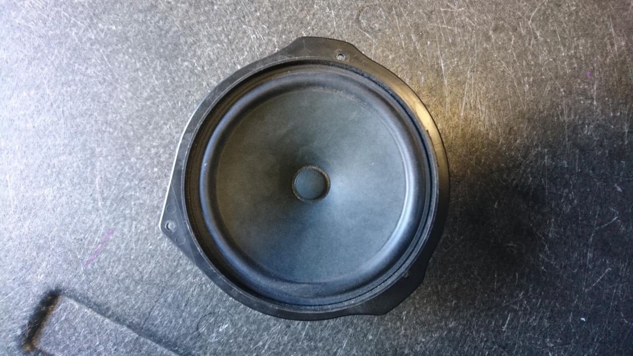 динамик двери Mercedes-Benz E-Класс W212/S212/C207/A207 2011, 1.8 л., M 271.860, бензин, АКПП, черный, кабриолет, A2049062401 - фото №1