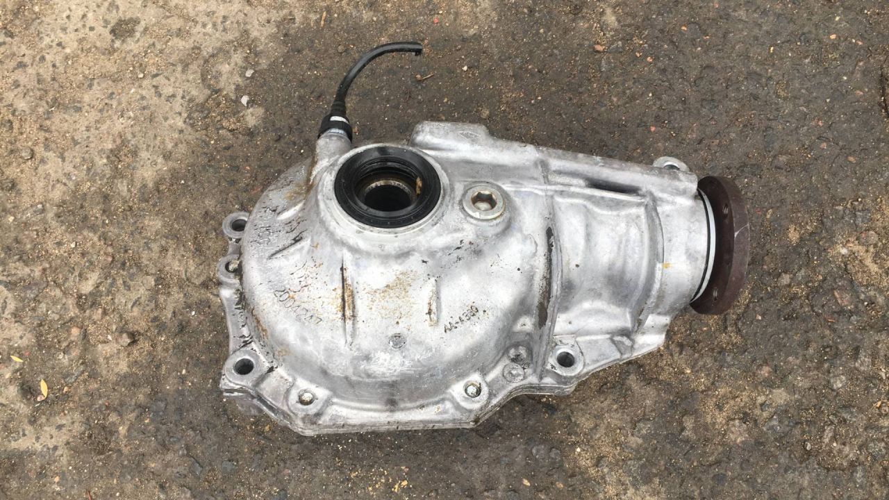 редуктор переднего моста BMW X5 E70 2007, 4.8 л., N62 B48 A, бензин, АКПП, 2004247 - фото №1