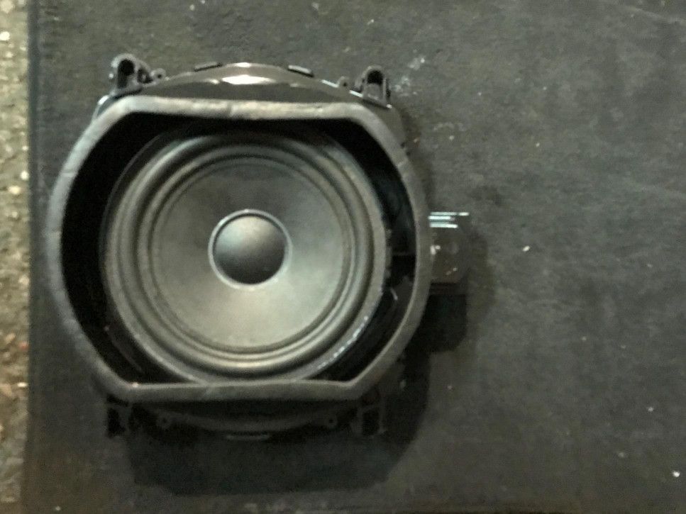 сабвуфер BMW X3 F25 2013, 2.0 л., N47 D20 C, дизель, АКПП, черный, внедорожник 5 дв., 65139287756, 430407863511 - фото №1