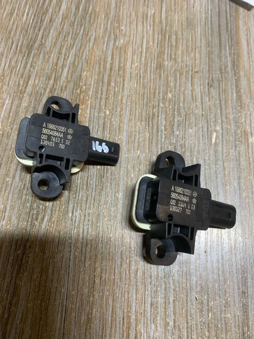 датчик удара Mercedes-Benz GL-Класс X166 2014, 3.0 л., OM 642.826, дизель, АКПП, белый, внедорожник 5 дв., A1668210351 - фото №1