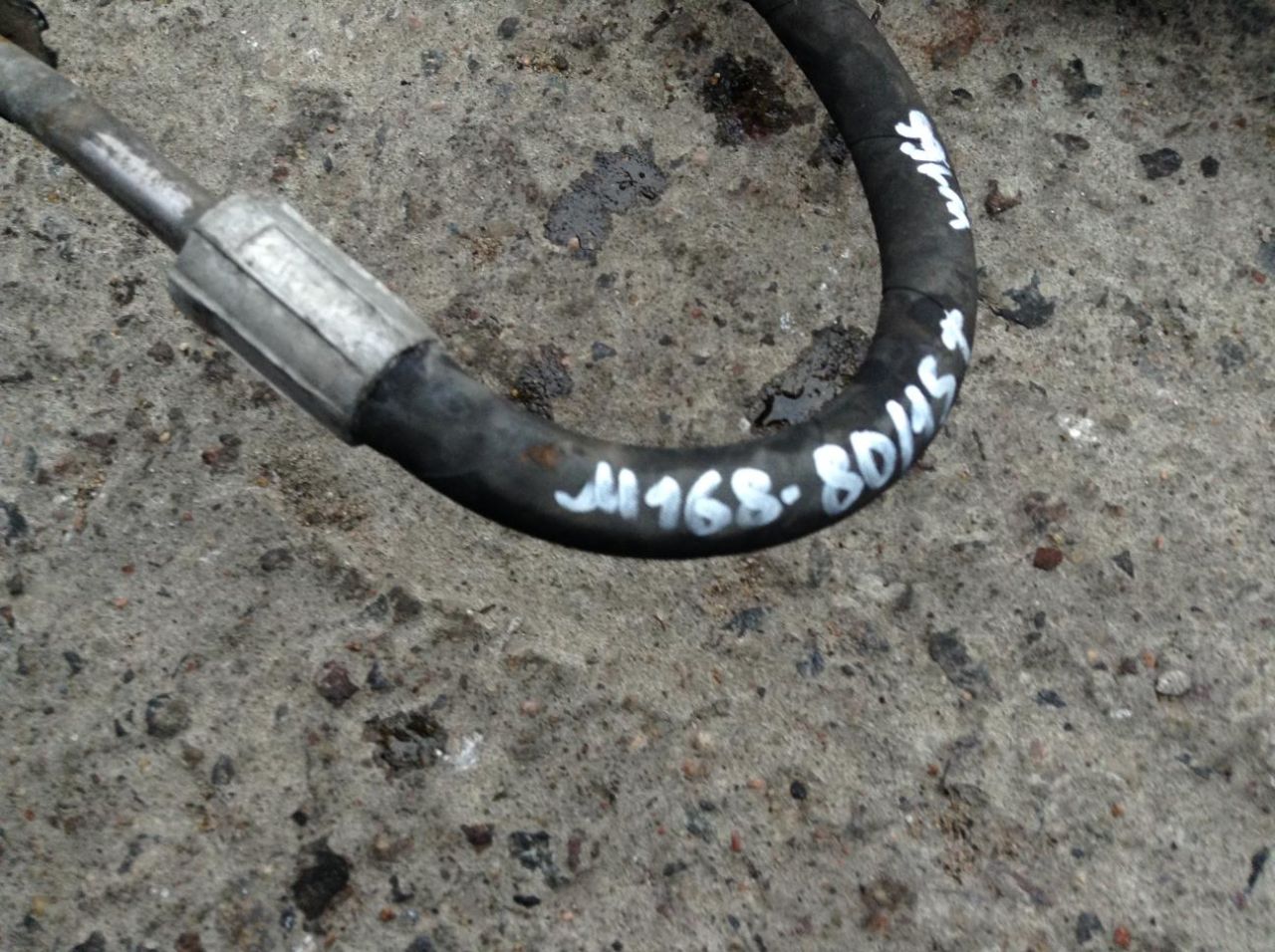 трубка системы DynamicDrive Mercedes-Benz GL-Класс X166 2013, 3.0 л., OM 642.826, дизель, АКПП, коричневый, внедорожник 5 дв. - фото №1