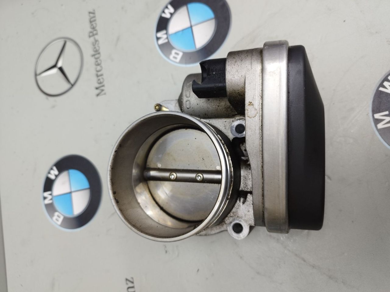 заслонка дроссельная BMW X5 E53 2002, 3.0 л., бензин, 7502445 - фото №1