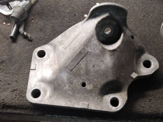 кронштейн двигателя BMW 5 серия E60/E61 [рестайлинг] 2008, 2.5 л., бензин, АКПП, седан, 6776669