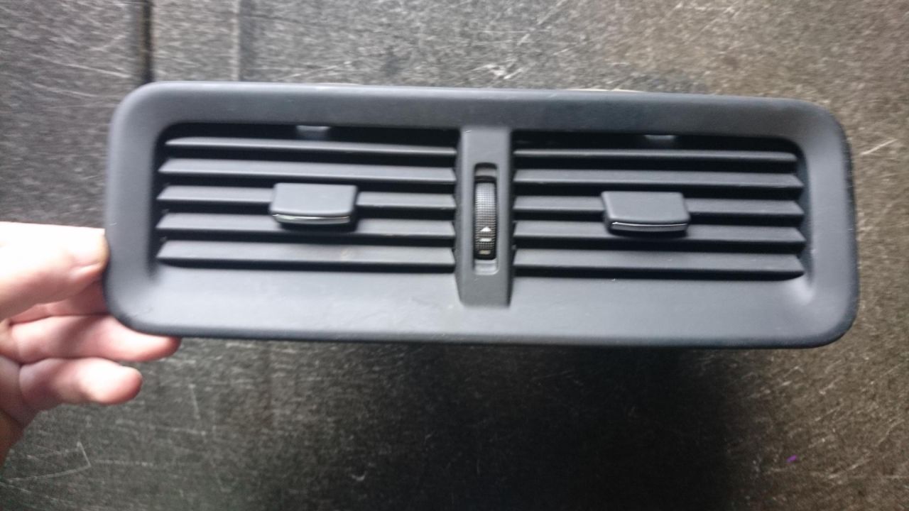 дефлектор обдува салона Land Rover Range Rover Evoque L538 2012, 2.2 л., 224DT, дизель, АКПП, внедорожник 5 дв. - фото №1