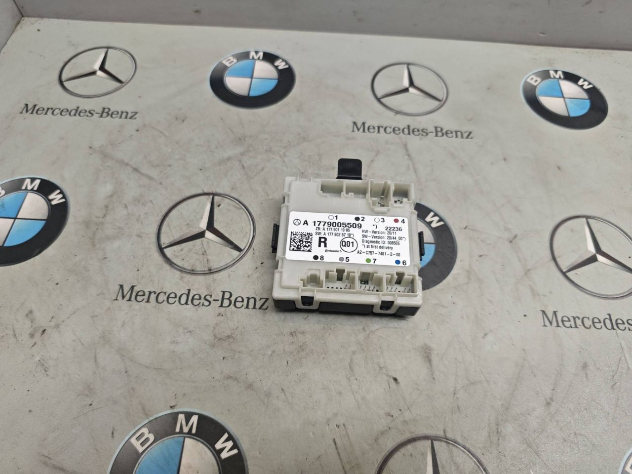модуль управления двери Mercedes-Benz GLB-Класс 1 поколение 2022, бензин, задний привод, A1779005509 - фото №1